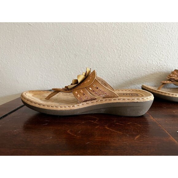 Cliffs By White Mountain Wedge Sandals Womens 9M Tan Floral Embellished Flip Flo - Picture 14 of 15